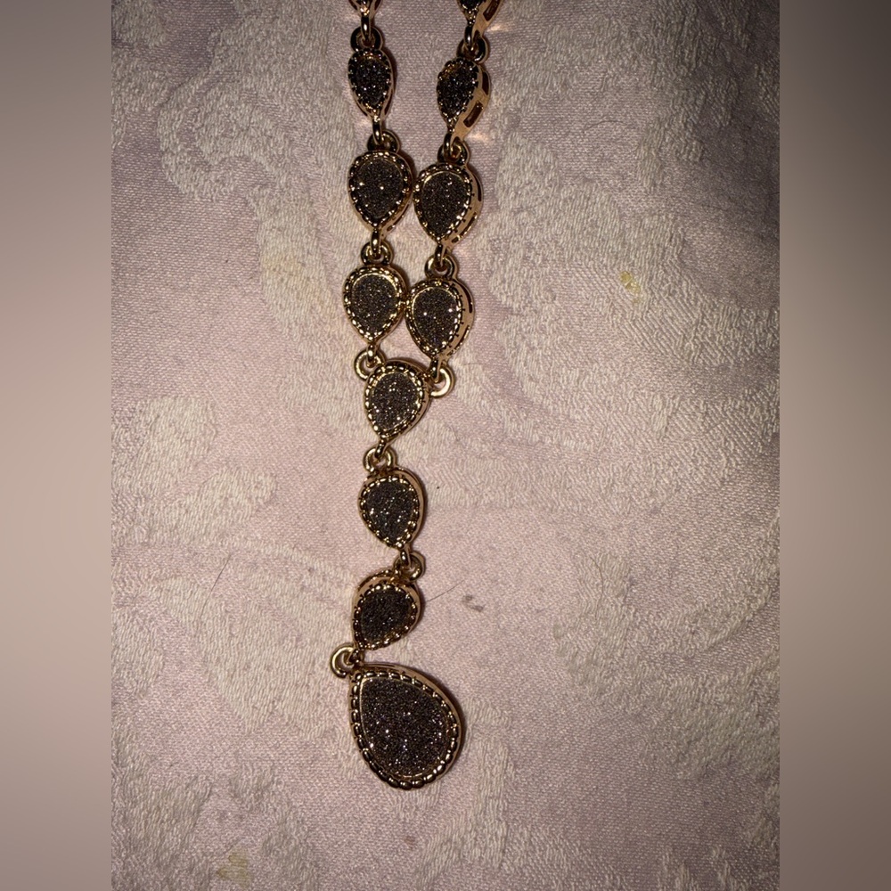 Gold-Tone Teardrop Pendant Necklace | Textured Stone Look | Unbranded